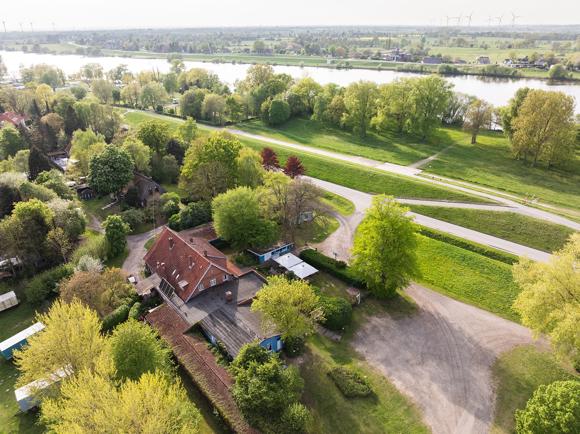 Luftaufnahme Hotel Zur Rennbahn und Umgebung